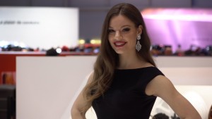 Schöne Mädchen auf dem Genfer Autosalon